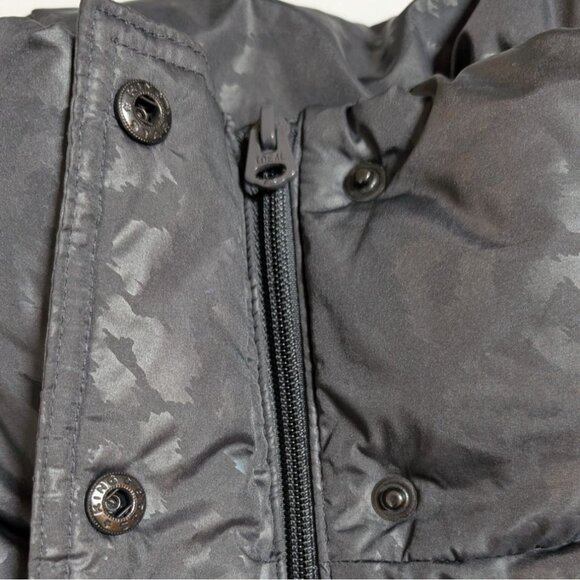 Animal Print Puffer Vest Womens Small Old Navy High Collar - Picture 7 of 8